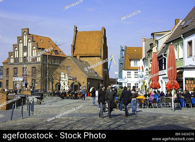 Customs House, Restaurant Am Wassertor, Old Harbour, Old Town, Hanseatic City of Wismar, Northwest Mecklenburg County, Mecklenburg-Western Pomerania, Germany