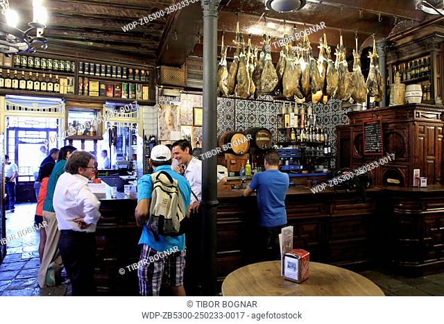 Spain, Andalusia, Seville, El Rinconcillo, bar, people