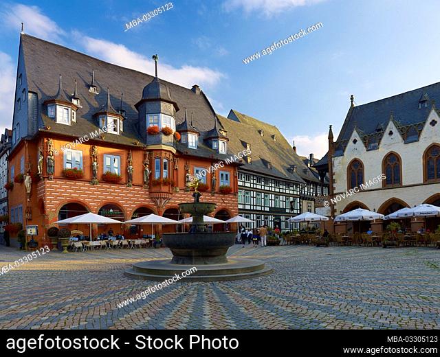 Market square with Kaiserworth and town hall, Goslar, Lower Saxony, Germany