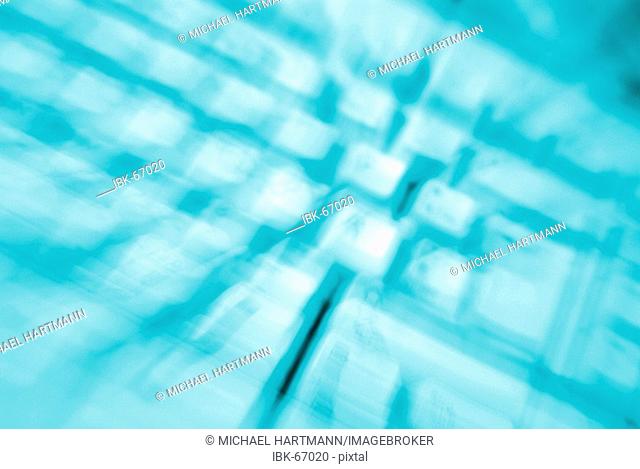 Keyboard with a zoom-effect cyancolour