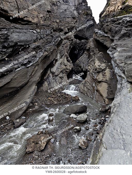 Cracks in Gigjokull- outlet glacier from Eyjafjallajokull Ice Cap. Volcanic ash from the Eyjafjallajokull eruption. *** Local Caption *** Mt