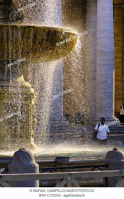 St. Peter's square and St. Peter's Basilica. Carlo Maderno's Fountain, 1612- 1614. Vatican city. Rome, Italy