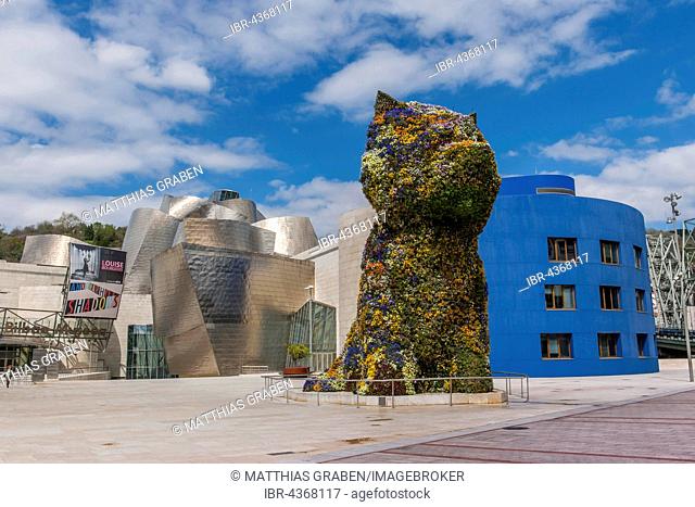 Sculpture Puppy by Jeff Koons in front Guggenheim Museum Bilbao, Bilbao, Basque Country, Spain