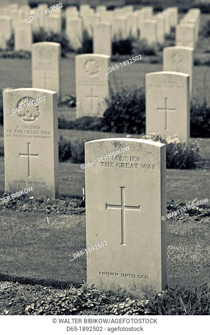 France, Picardy Region, Somme Department, Somme Battlefields, Thiepval, Memorial to World War One British troops, Allied cemetery, grave of unknown soldier