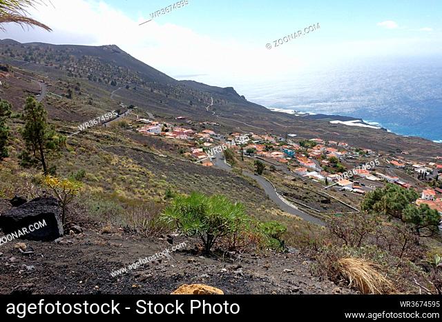 Blick über Los Quemados im Südwesten der Insel, im Hintergrund der Vulkan Teneguia, Fuencaliente, La Palma, Kanarische Inseln, Spanien
