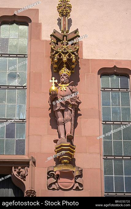 Statue of German Emperor Frederick I. Old Town Hall Römer, Römerberg, Frankfurt am Main, Hesse, Germany, Europe