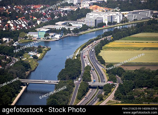18 June 2021, Bavaria, Nuremberg: Panoramic view from the telecommunications tower in west direction onto the southwest tangent along the Main-Danube-Canal