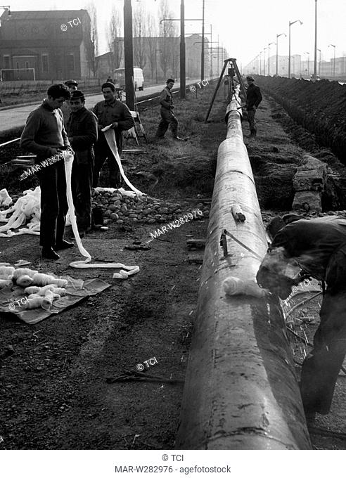 laying of the marsh gas tubes, italy 1956