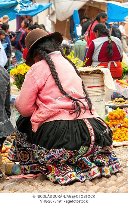Peruvian woman in Pisac market. Pisac. Cusco. Perú. Andes. South america