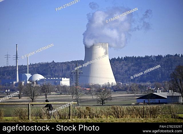 The nuclear power plant Isar (abbreviation KKI), also nuclear power plant Isar/Ohu is located in Lower Bavaria, 14 kilometers downstream from Landshut in the...