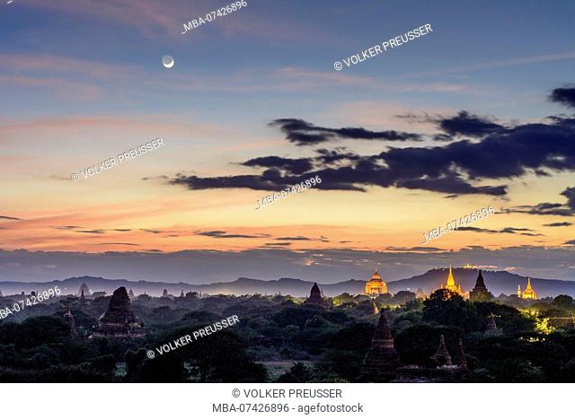 Bagan, Thatbyinnyu Temple, Ananda Temple, temples in Old Bagan, stupa Tan Kyi Paya atop mountain, Mandalay Region, Myanmar (Burma)