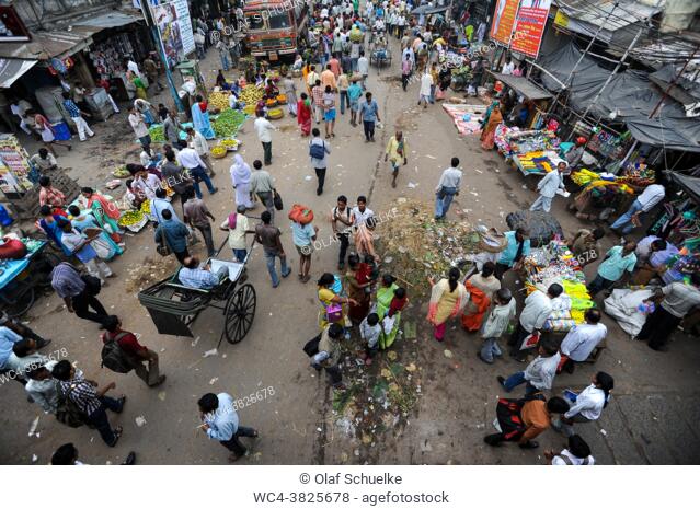 Kolkata (Calcutta), West Bengal, India, Asia - An elevated view showing crowds of people swarming in the daily street traffic of the Indian metropolis
