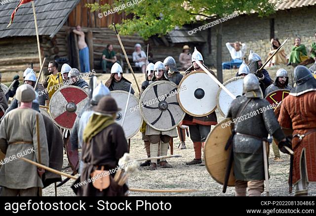 Veligrad – a historical battle from the time of Great Moravia with combat demonstrations, falconry performances, crafts, archery, period market, competitions