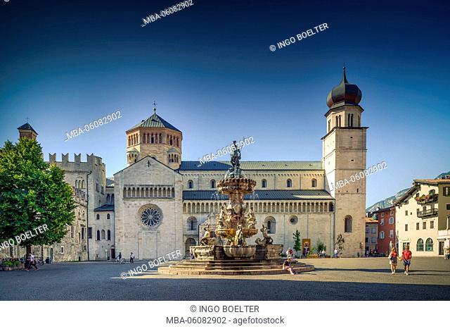 Italy, South Tirol, Northern Italy, Trento, Trento, cathedral square, Palazzo Pretorio, fountain, Fountain of Neptune, bell tower