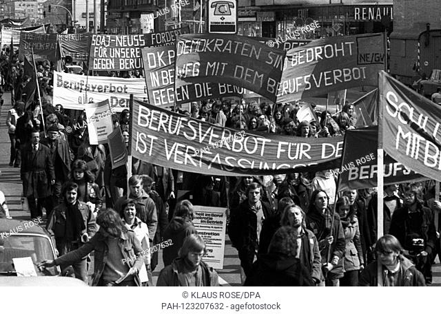 Around 20, 000 people demonstrate on 14 April 1973 in Dortmund against the professional ban, the effect of the radical decree. | usage worldwide