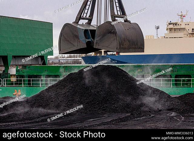 Port of Tyne, England. 18th February 2021. Loading of the last of the North East coal for export to continental Europe. A historic moment in the transition of a...