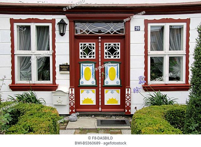 Darss residental building with traditional door, Germany, Mecklenburg-Western Pomerania, Darss, Prerow