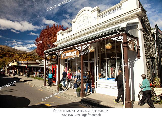 Arrowtown main street, goldfields town now tourist resort, autumn, Otago, New Zealand