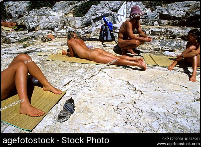 Croatia, Istria, Rovinj, 08.2004. Family on the naturist beach in Monsena resort. Photo CTK/Grzegorz Klatka