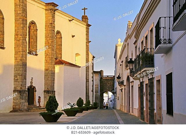 Santa Maria del Castillo church, and 'Puerta de Alconchel', at Olivenza. Badajoz province. Extremadura. Spain (disputed by Portugal)
