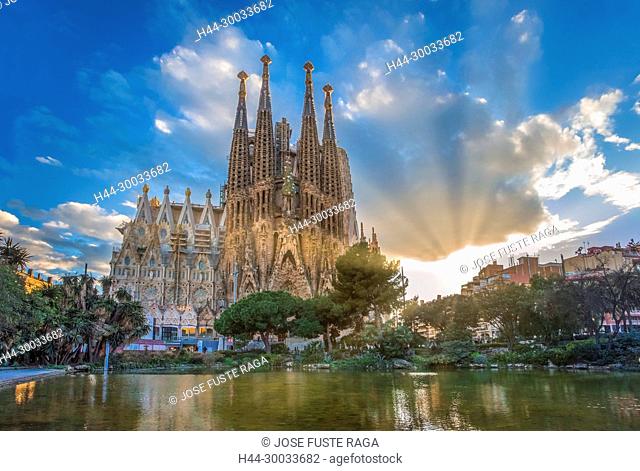 Barcelona City, Gaudi architect, Sagrada Familia Temple, spain, sunset