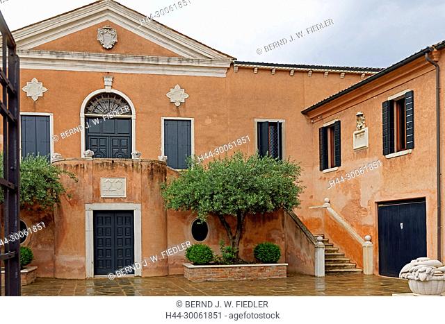 Europe, Italy, Veneto Veneto, Chioggia, Piazzale Perotolo, bishop's palace, rain, architecture, trees, detail, building, church, historically, plants