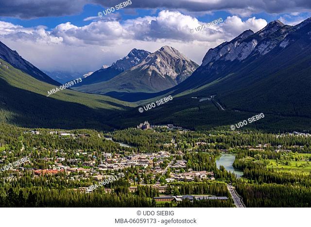 Canada, Alberta, Banff National Park, Banff, townscape, view from Lookout Norquay