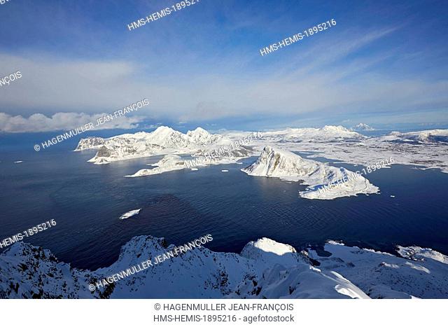 Norway, Lofoten islands, Vestvagoya island in winter