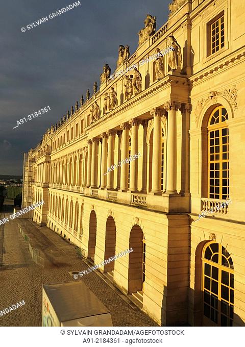 France, Ile-de-France, Paris (75), Versailles castle, galerie des glaces