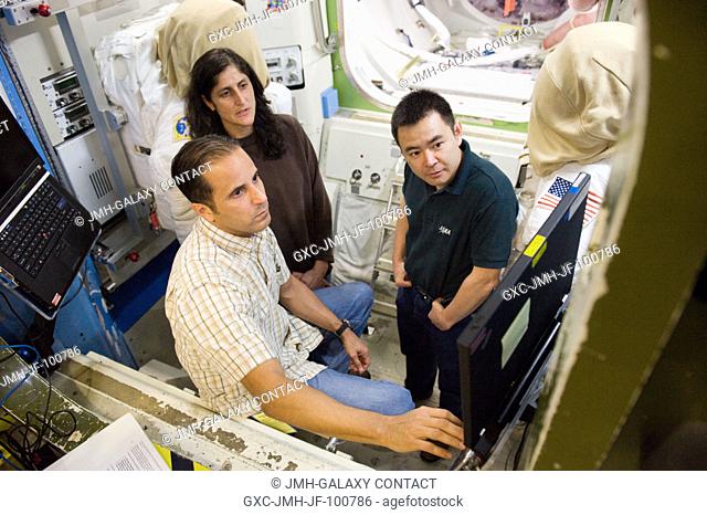 NASA astronaut Sunita Williams, Expedition 32 flight engineer and Expedition 33 commander; NASA astronaut Joe Acaba (left)