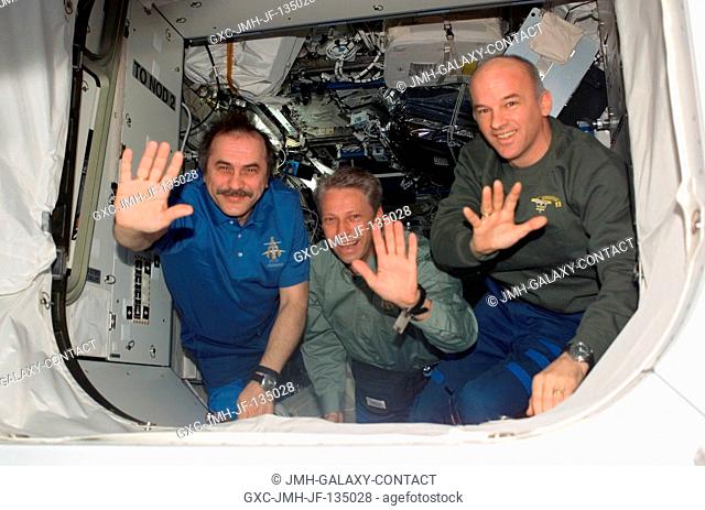 Cosmonaut Pavel V. Vinogradov (left), Expedition 13 commander representing Russia's Federal Space Agency; European Space Agency (ESA) astronaut Thomas Reiter