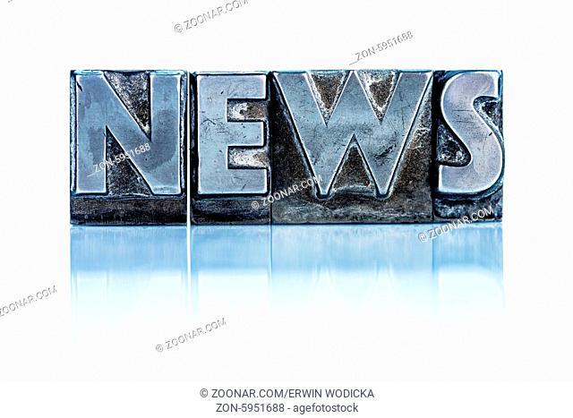 Das Wort News wurde mit Bleibuchstaben geschrieben. Symbolfoto für Newsletter, Zeitungen und Information