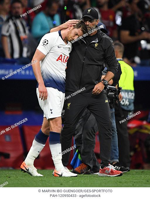 coach Juergen Klopp (Liverpool) will comfort Jan Vertonghen (Tottenham, l.) after the game. Football / Soccer: UEFA Champions League Final 2019: Tottenham...