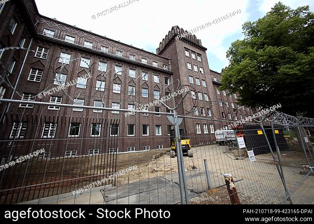 15 July 2021, Berlin: The construction site of the former Reichspostzentralamt on Ringbahnstraße in Tempelhof, secured with cameras and Nato wire