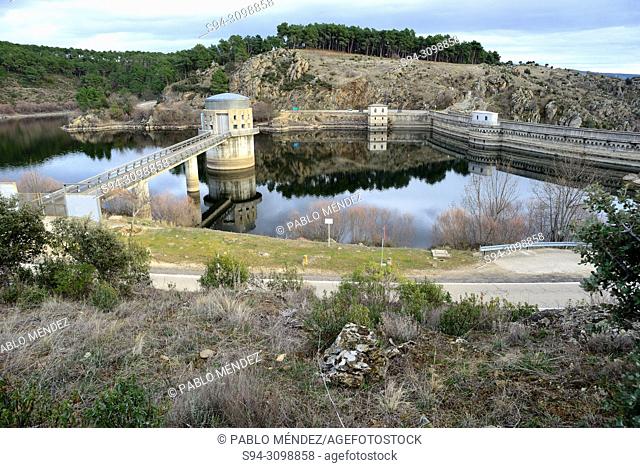 Dam and reservoir of El Villar, Robledillo de la Jara, Madrid, Spain