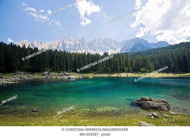 Lake Karer, Karersee, Lago di Carezza, at the back Latemar Mountain range and Rosengarten, South Tyrol, Italy, Europe