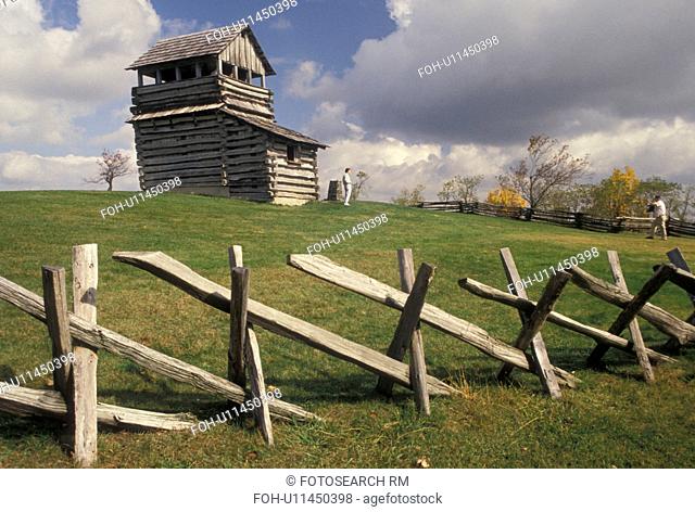 wood fence, Pioneer Cabin, VA, Virginia, Blue Ridge, Pioneer Cabin on Groundhog Mountain along the Blue Ridge Parkway in autumn in Virginia