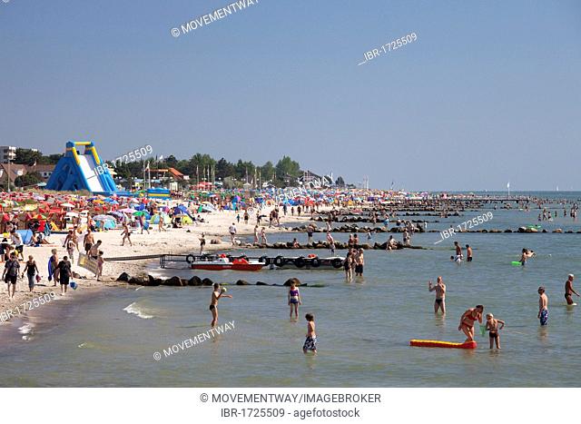 Beach, Baltic Sea resort town of Groemitz, Luebeck Bay, Baltic Sea coast, Schleswig-Holstein, Germany, Europe