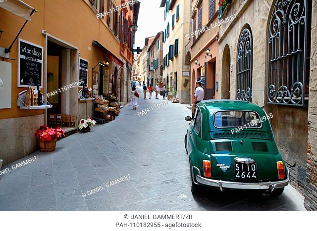 29.06.2018, Italy, Radicofani: View of the streets of Montepulciano. Photo: Daniel Gammert / dpa-Zentralbild / ZB | usage worldwide
