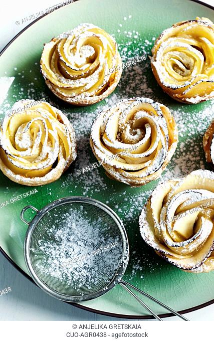 Apple roses. Cakes Apple Roses made from puff pastry with apple and cinnamon