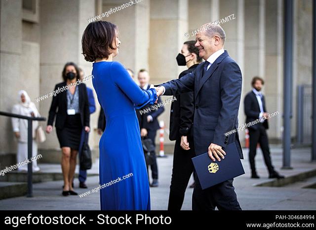 Annalena Baerbock, Federal Foreign Minister, and Olaf Scholz, Federal Chancellor, as part of the Petersberg Climate Dialogue at the Federal Foreign Office in...