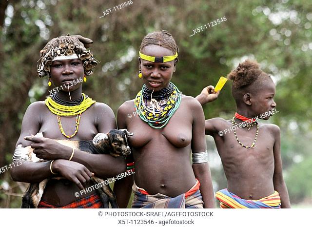Africa, Ethiopia, Omo Valley, Daasanach tribe women