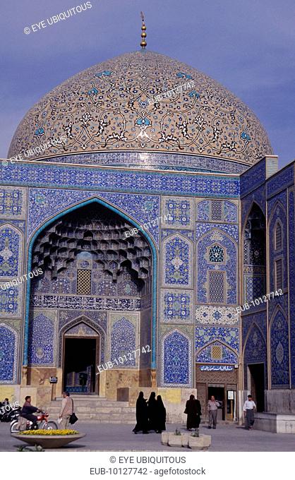 Entrance and dome of the Sheikh Lotfallah Mosque in Emam Khomeini Square Isfahan