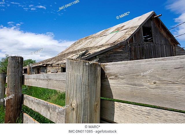Canada, province of Alberta, Pincher Creek, wood house