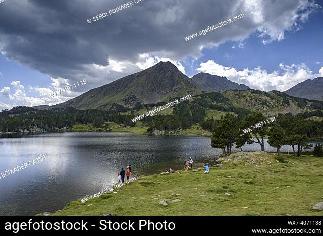 Pic Peric and Petit Peric summits seen from the Camporells lake and refuge (Capcir, Pyrenees-Orientales, France)