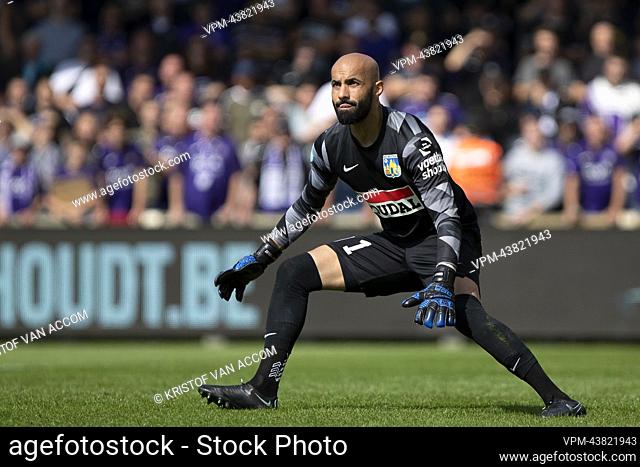 Westerlo's goalkeeper Sinan Bolat pictured in action during a soccer match between KVC Westerlo and RSC ANderlecht, Sunday 11 September 2022 in Westerlo