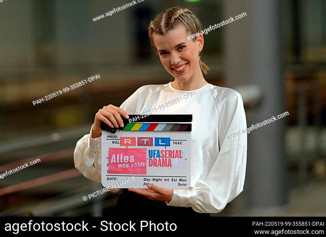 19 May 2022, North Rhine-Westphalia, Cologne: Actress Sina Zadra stands at a press event for the RTL TV series ""Alles was zählt"" on the grounds of MMC Studios