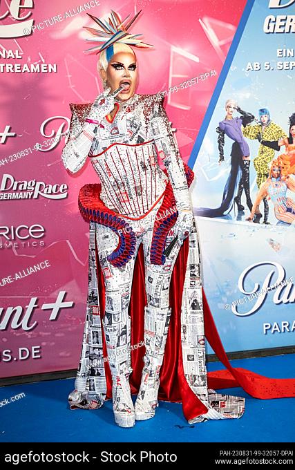 31 agosto 2023, Berlín: Nikita Vegas llega al estreno del concurso de televisión "Drag Race Germany". El nuevo show "Drag Race Germany"