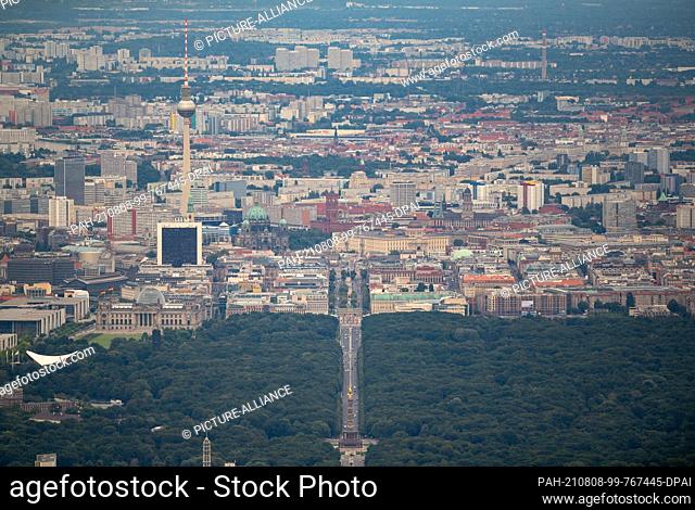 07 August 2021, Berlin: Berlin can be seen on an aerial view. (Aerial view from a helicopter) Photo: Christophe Gateau/dpa. - Berlin/Berlin/Germany