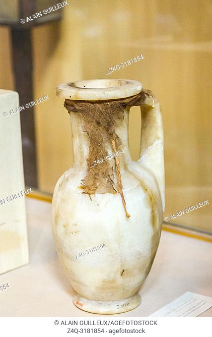 Egypt, Cairo, Egyptian Museum, from the tomb of Yuya and Thuya in Luxor : Vase in alabaster, with a small cloth tied to the neck